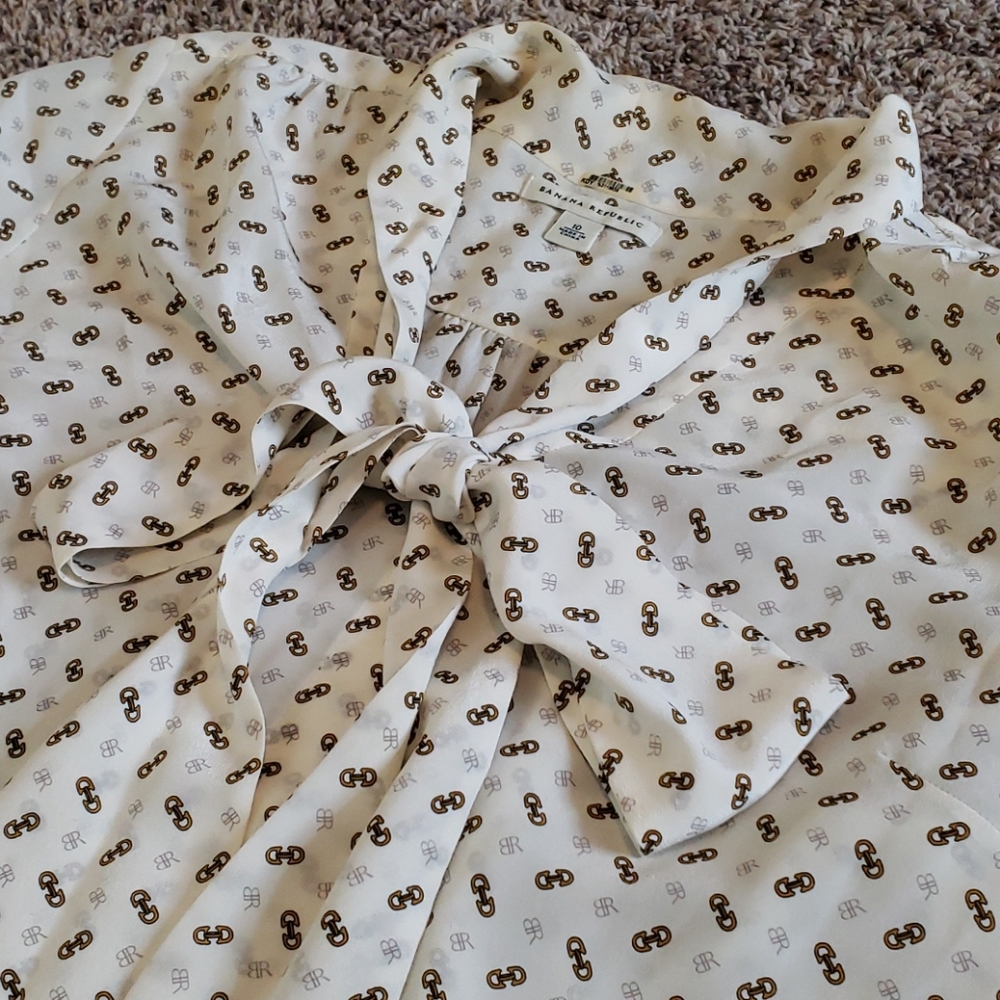 Classic Banana Republic SILK blouse! Sz.10